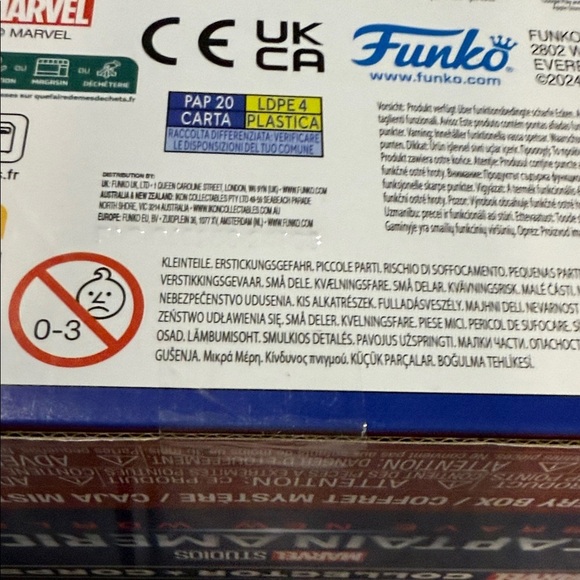 Marvel Captain America Brave New World Box - Blue and Red - Picture 3 of 4